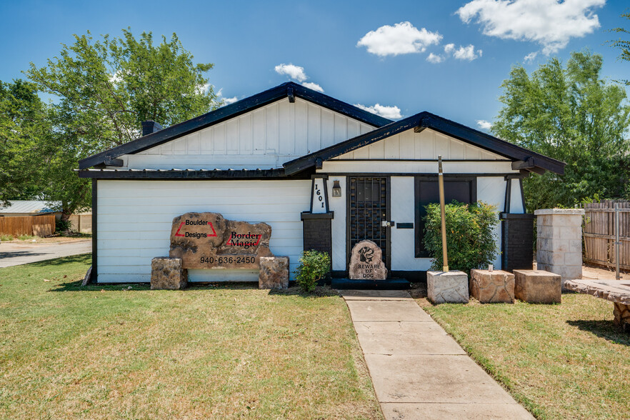 1601 Kemp Blvd, Wichita Falls, TX for sale - Primary Photo - Image 1 of 18