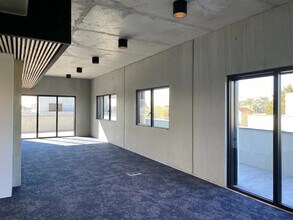 Flex in Rillieux-la-Pape for lease Building Photo- Image 1 of 14