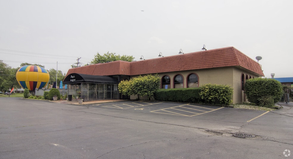 1904 S Elmhurst Rd, Mount Prospect, IL 60056