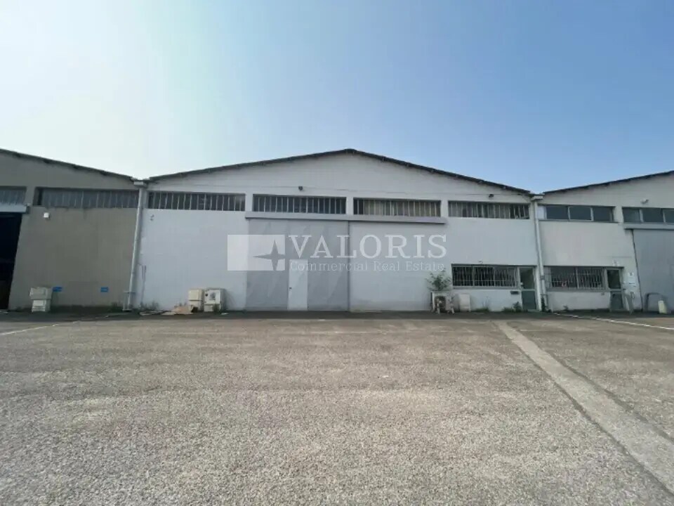 Flex in Décines-Charpieu for lease Building Photo- Image 1 of 4