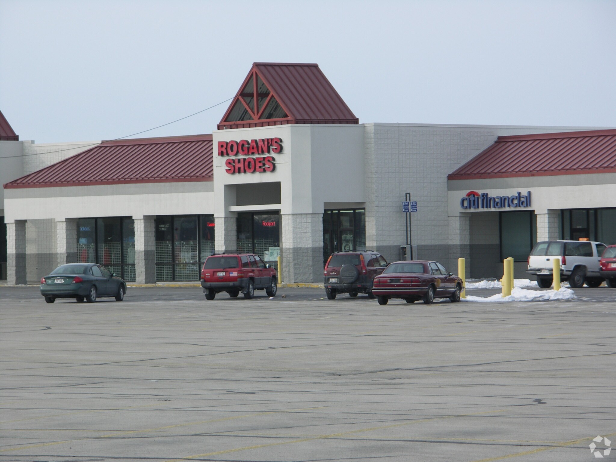 2145 S Koeller St, Oshkosh, WI for sale Primary Photo- Image 1 of 1