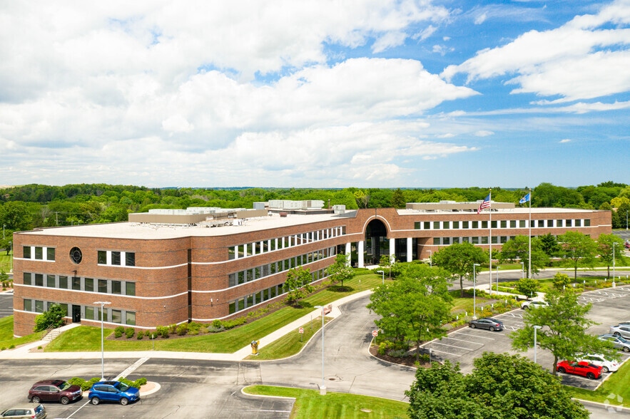 11200 W Parkland Ave, Milwaukee, WI for lease - Building Photo - Image 1 of 16