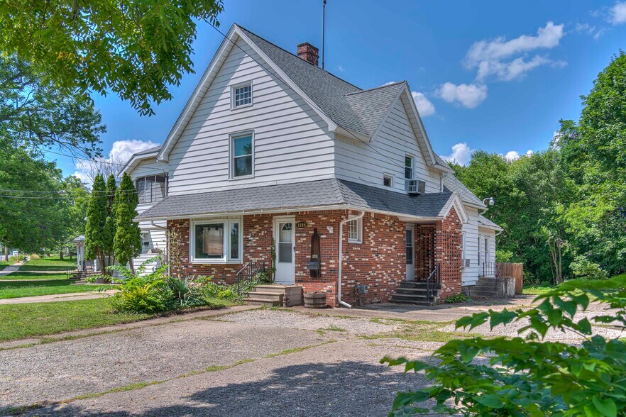 1228 Greenwood Ave, Jackson, MI for sale - Building Photo - Image 1 of 1