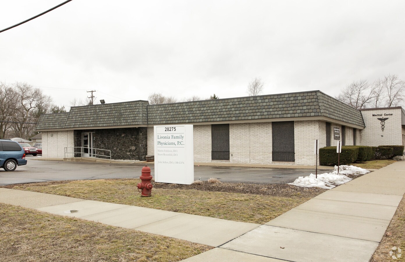 28275 5 Mile Rd, Livonia, MI 48154