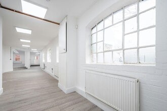 6A Scawfell St, London for lease Interior Photo- Image 2 of 5