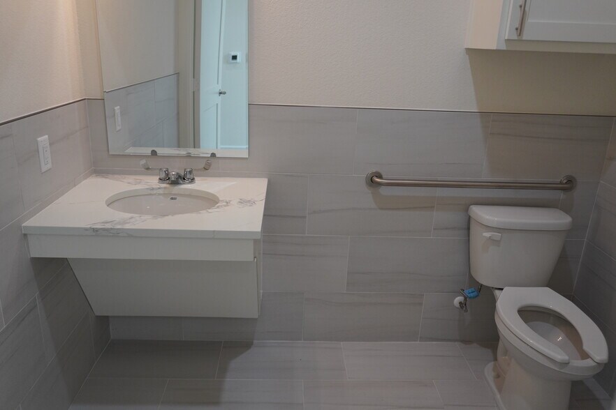 400 Stonebrook Pky, Frisco, TX for lease - Building Photo - Image 3 of 17