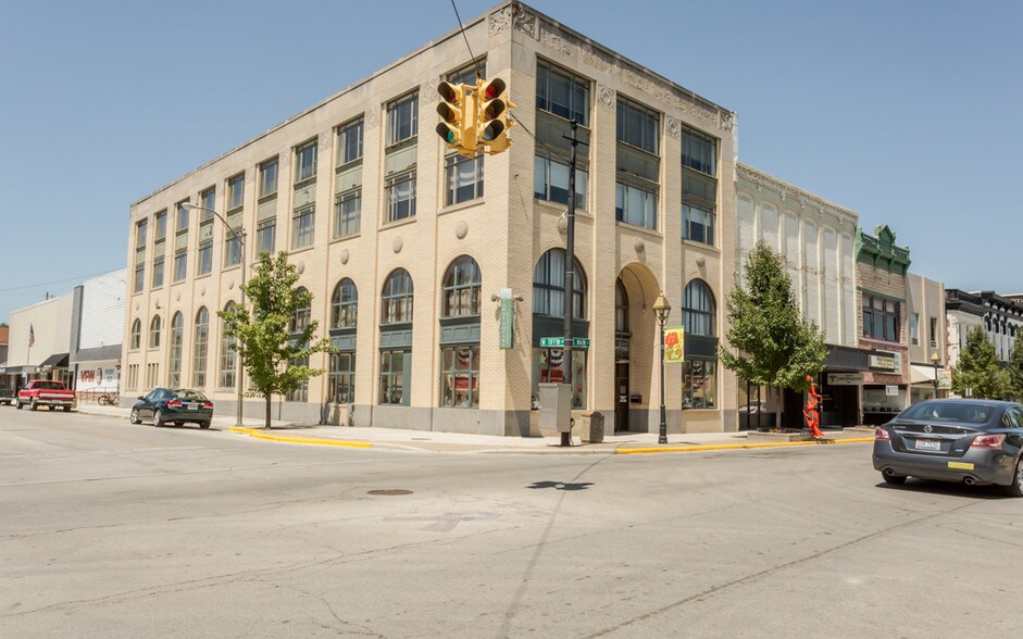 125 S Main St Fostoria Oh 44830 Office For Sale Loopnet Com