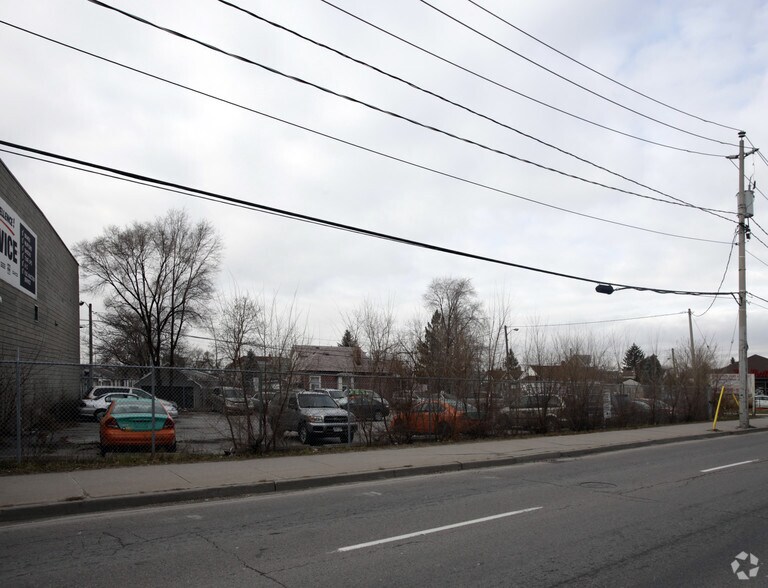 370 Weston Rd, Toronto, ON for sale - Primary Photo - Image 1 of 1