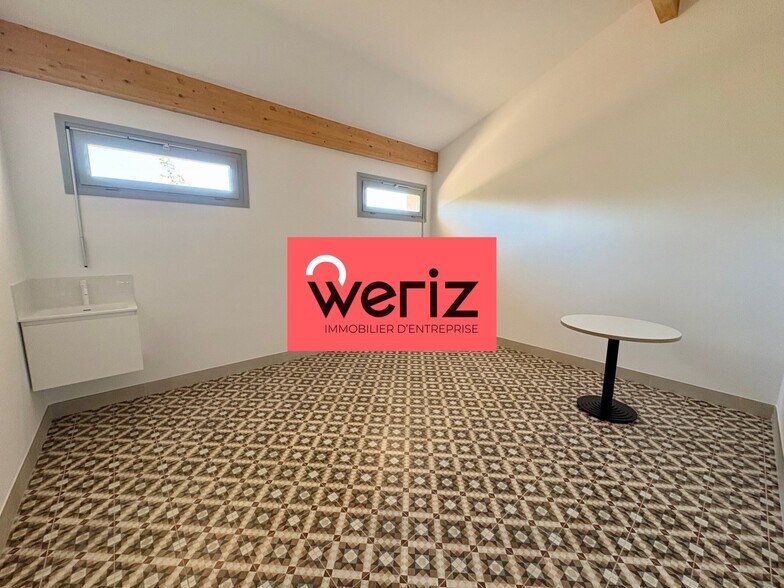 79-81 Boulevard De La Comtesse, Marseille for lease - Building Photo - Image 3 of 12