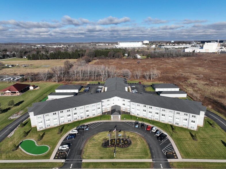 813 East Ave, Brockport, NY for sale - Building Photo - Image 3 of 6