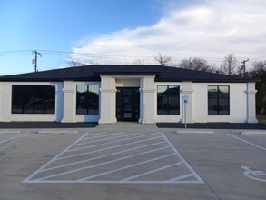 391 Mill Creek Dr, Salado, TX for lease Building Photo- Image 2 of 15