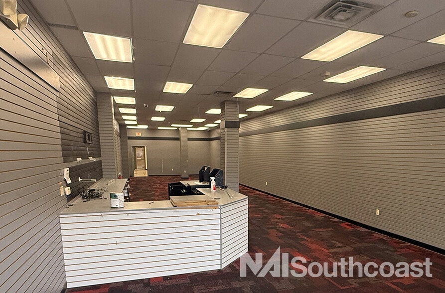 5200-5216 Okeechobee Rd, Fort Pierce, FL for lease - Building Photo - Image 3 of 8