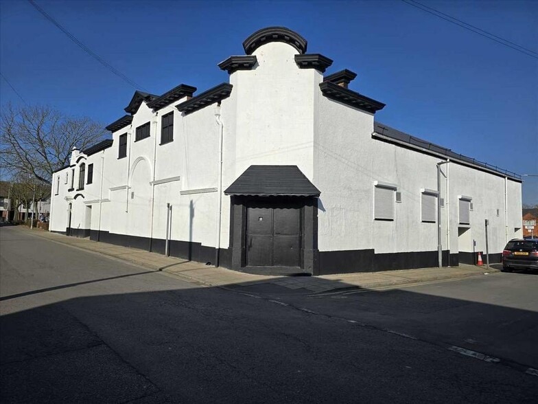 6 Gilliatt St, Scunthorpe for sale - Building Photo - Image 2 of 11