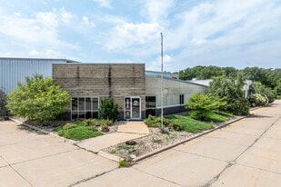 2975 Airline Cir, Waterloo IA - Warehouse