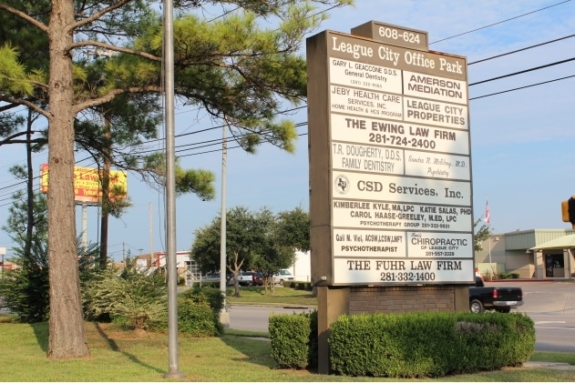 624 W Main St, League City, TX for sale - Building Photo - Image 2 of 3