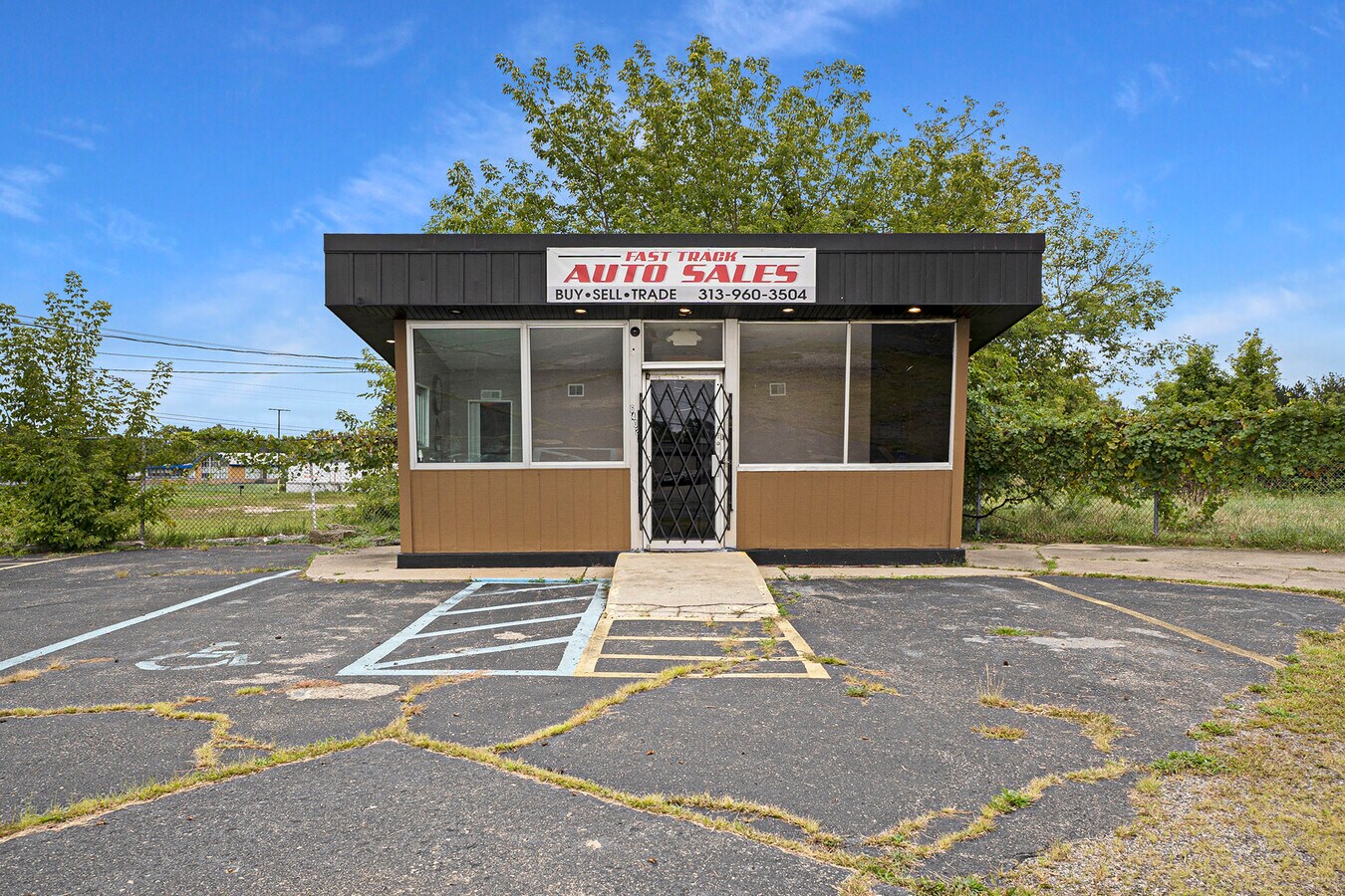 4023 W Pierson Rd, Flint, MI 48504 Retail for Sale