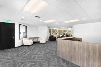 127 Bellevue Way SE, Bellevue, WA for lease Interior Photo- Image 2 of 7