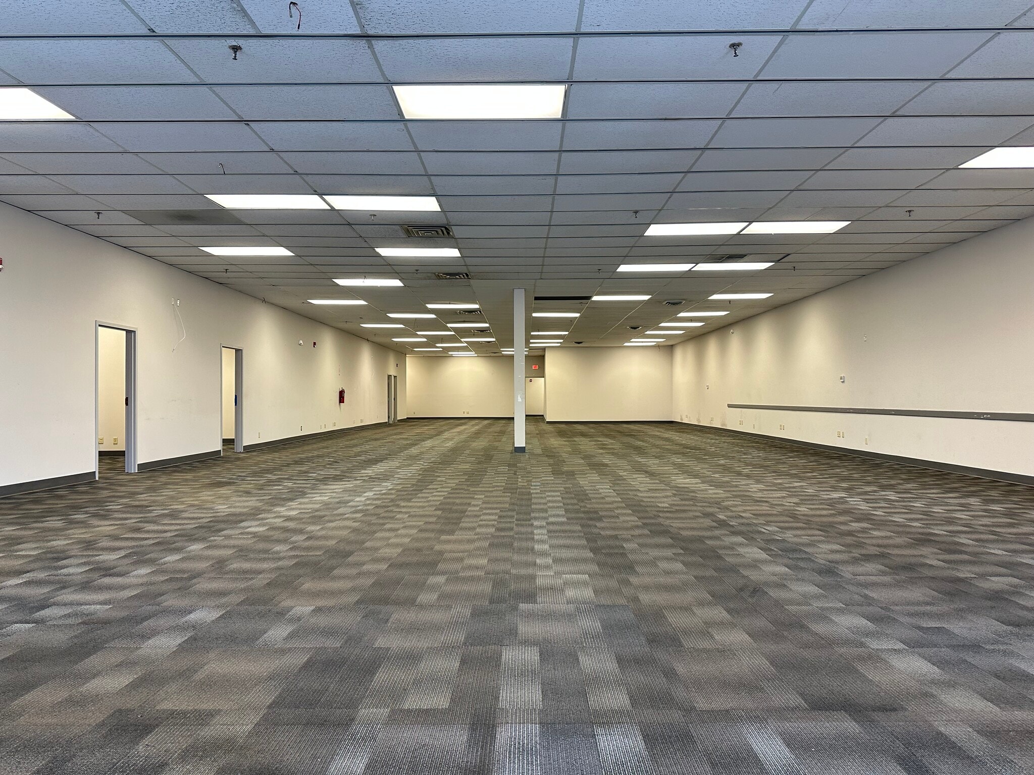1650 Wabash Ave, Springfield, IL for lease Interior Photo- Image 1 of 20