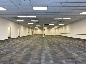 1650 Wabash Ave, Springfield, IL for lease Interior Photo- Image 1 of 20