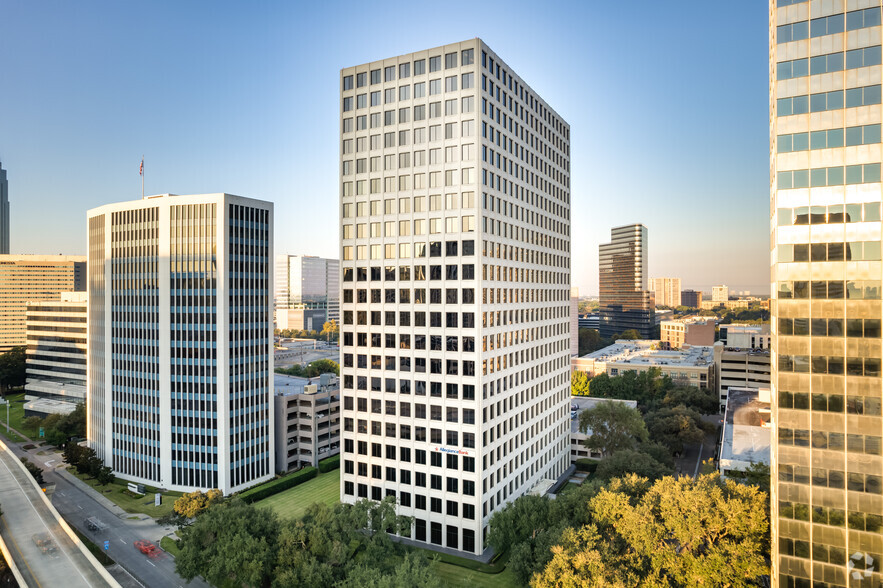 2000 West Loop S, Houston, TX for lease - Building Photo - Image 1 of 14