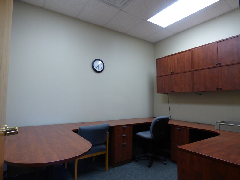 1160 S Victory Dr, Mankato, MN for lease - Interior Photo - Image 2 of 7