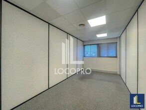 Office in Rousset for lease Interior Photo- Image 2 of 6