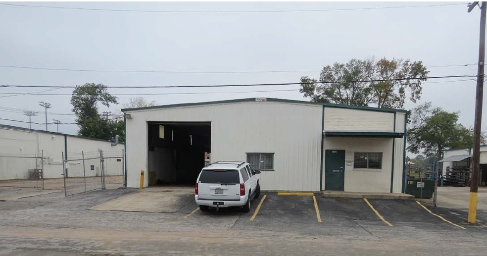 9044 Long Point Rd, Houston, TX for lease - Primary Photo - Image 2 of 5