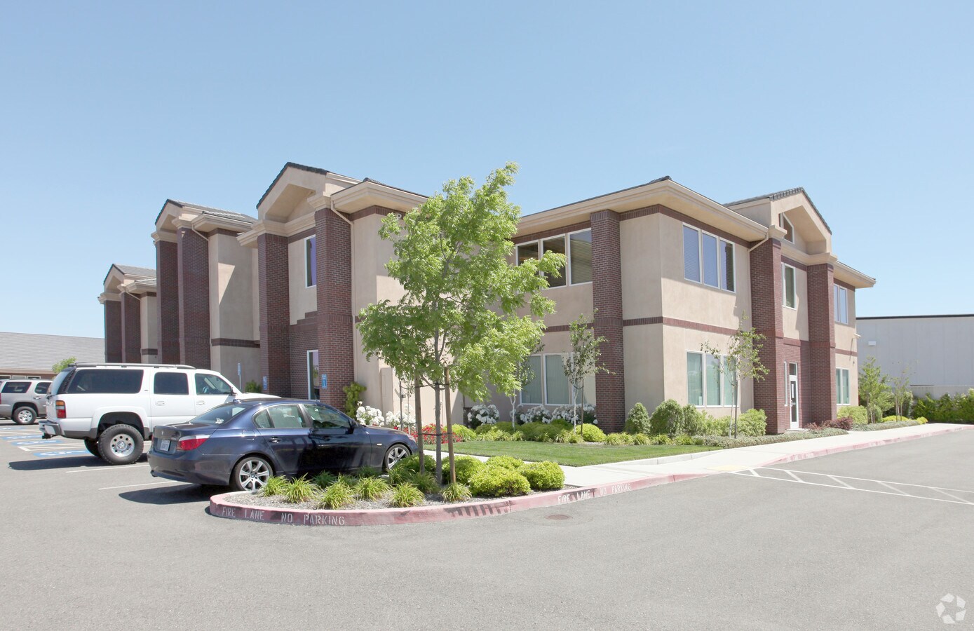 1144 Norman Dr, Manteca, CA 95336