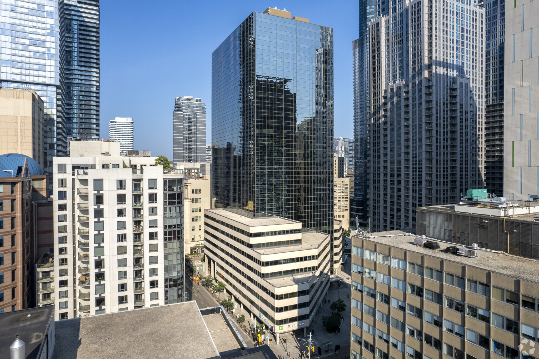 777 Bay St, Toronto, ON for sale Primary Photo- Image 1 of 1