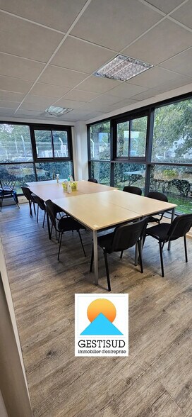 Office in Gémenos for lease - Interior Photo - Image 3 of 3