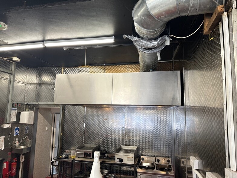 117 Main St, Falkirk for lease - Interior Photo - Image 3 of 9