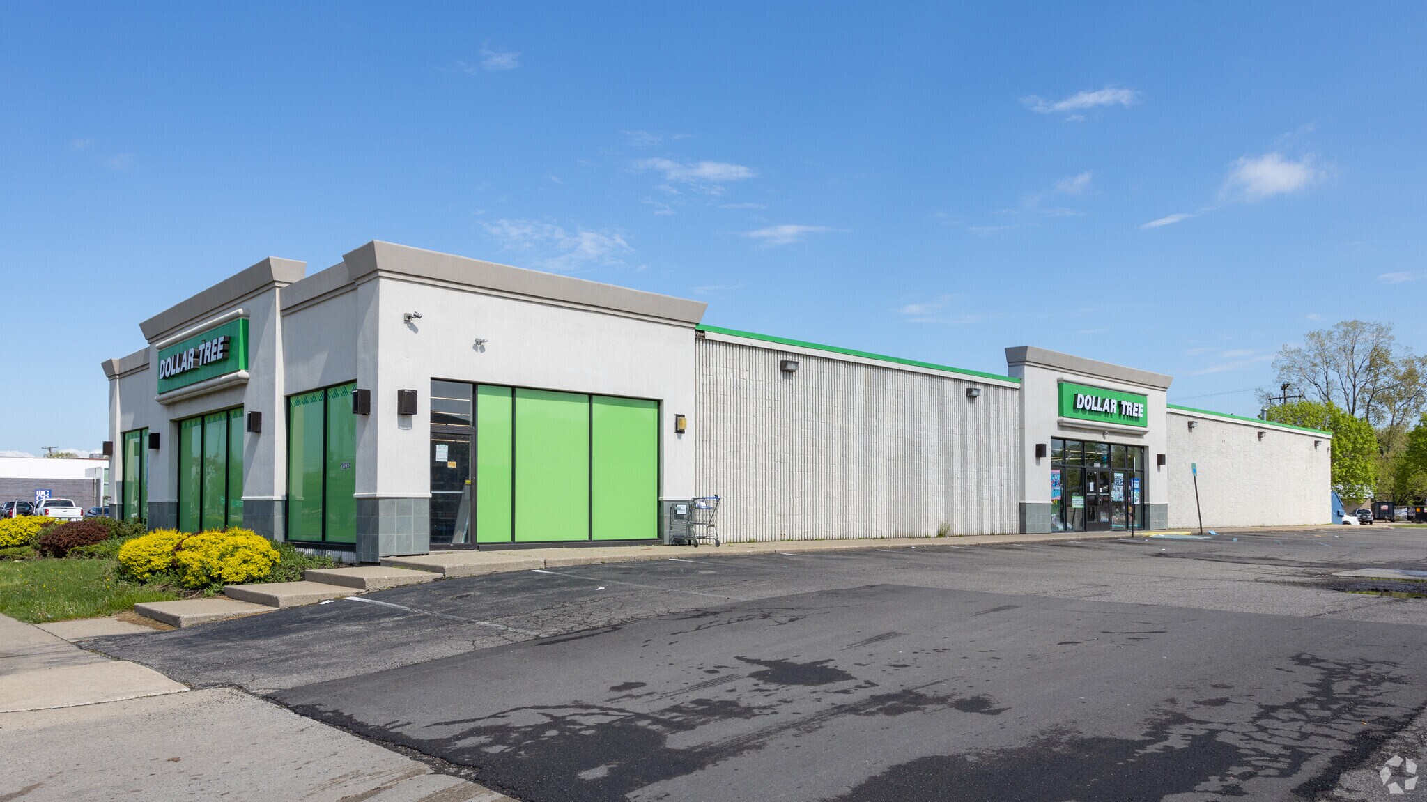 19233 Vernier Rd, Harper Woods, MI for sale Primary Photo- Image 1 of 1