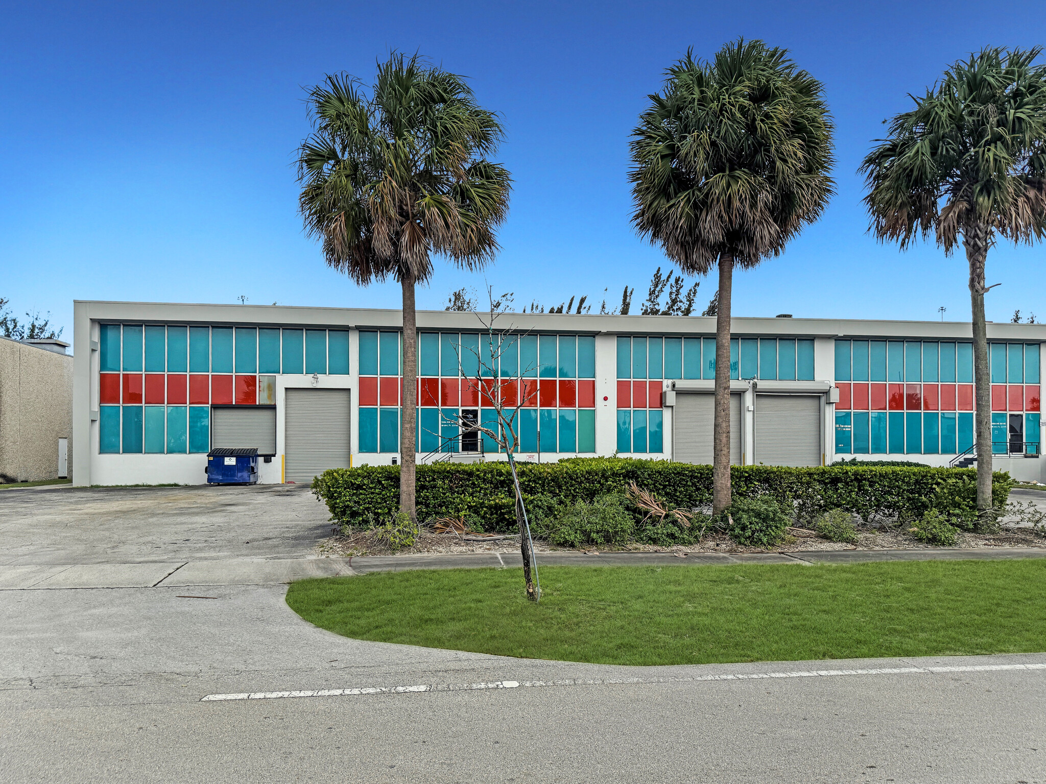 1098-1100 NW 159th Dr, Miami, FL for lease Building Photo- Image 1 of 9