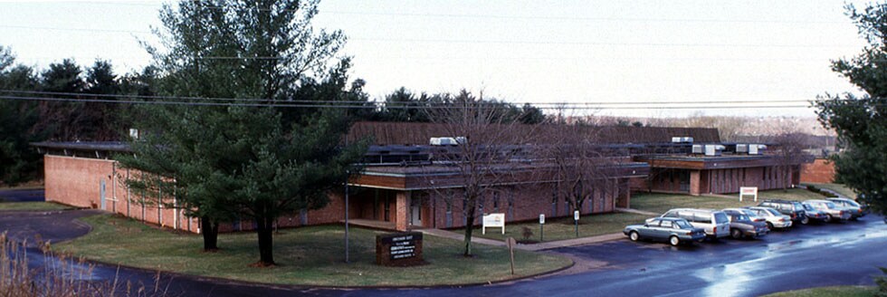 29-33 Village Ln, Wallingford, CT for sale - Building Photo - Image 2 of 6