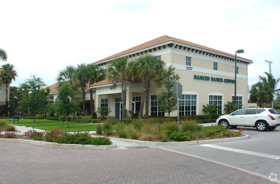 3307 Northlake Blvd, Palm Beach Gardens, FL for lease - Primary Photo - Image 1 of 59