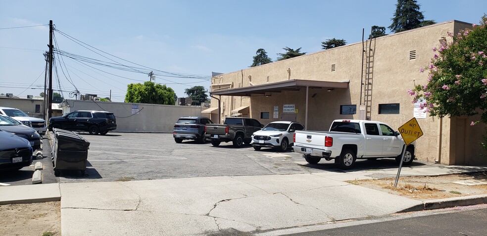 10734 White Oak Ave, Granada Hills, CA for sale - Building Photo - Image 3 of 10