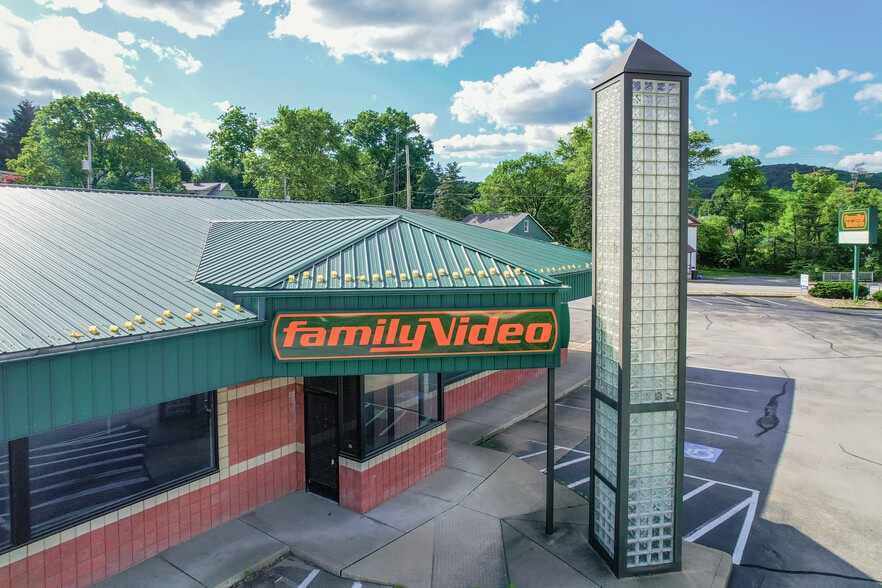 1235 Oakland Ave, Indiana, PA for lease - Building Photo - Image 3 of 11