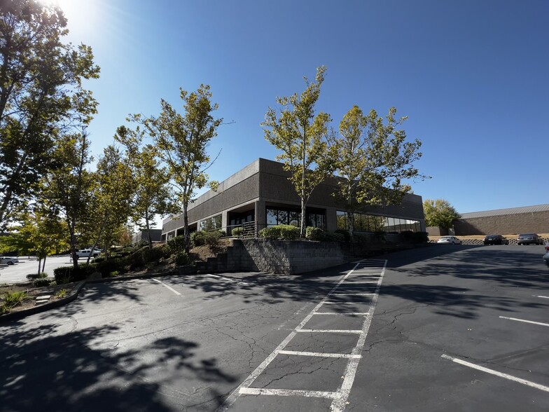 5001 Windplay Dr, El Dorado Hills, CA for lease - Building Photo - Image 2 of 18