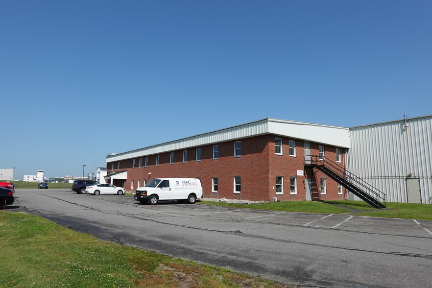 412 Yellowbird Rd, Portland, ME for lease - Building Photo - Image 2 of 5