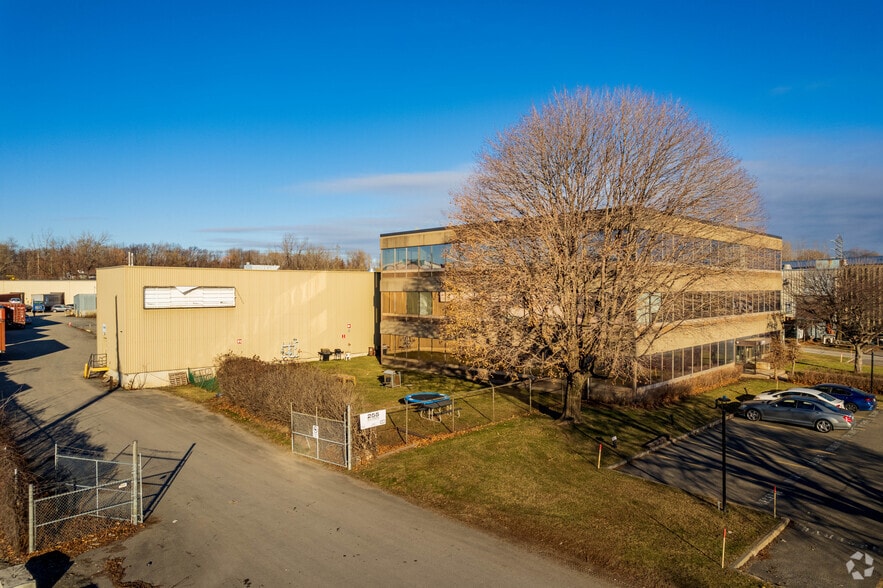 255 Rue Norman, Lachine, QC for lease - Building Photo - Image 2 of 5
