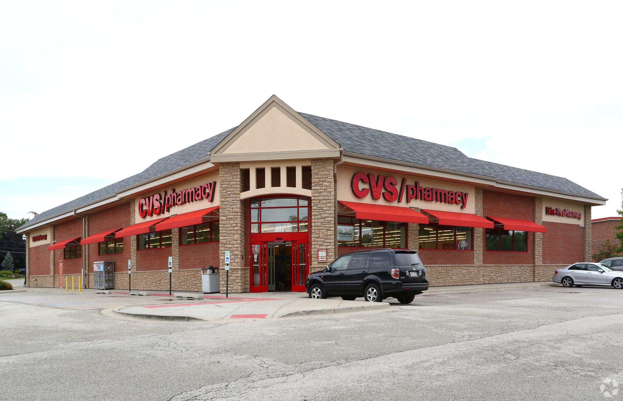 2075 S Lake St, Mundelein, IL for lease Primary Photo- Image 1 of 4