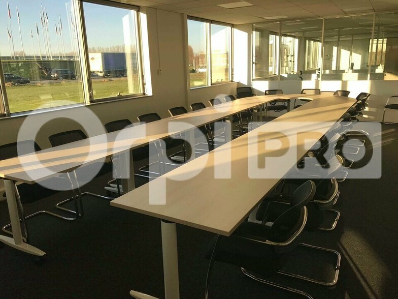 Office in Compiègne for lease - Interior Photo - Image 1 of 12