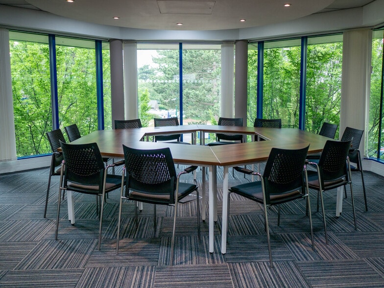 2010 The Crescent, Birmingham for lease - Interior Photo - Image 3 of 11