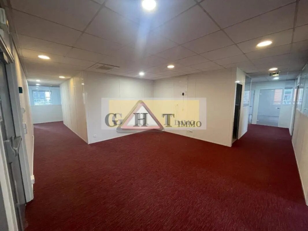 Office in Chevilly-Larue for lease Interior Photo- Image 1 of 13