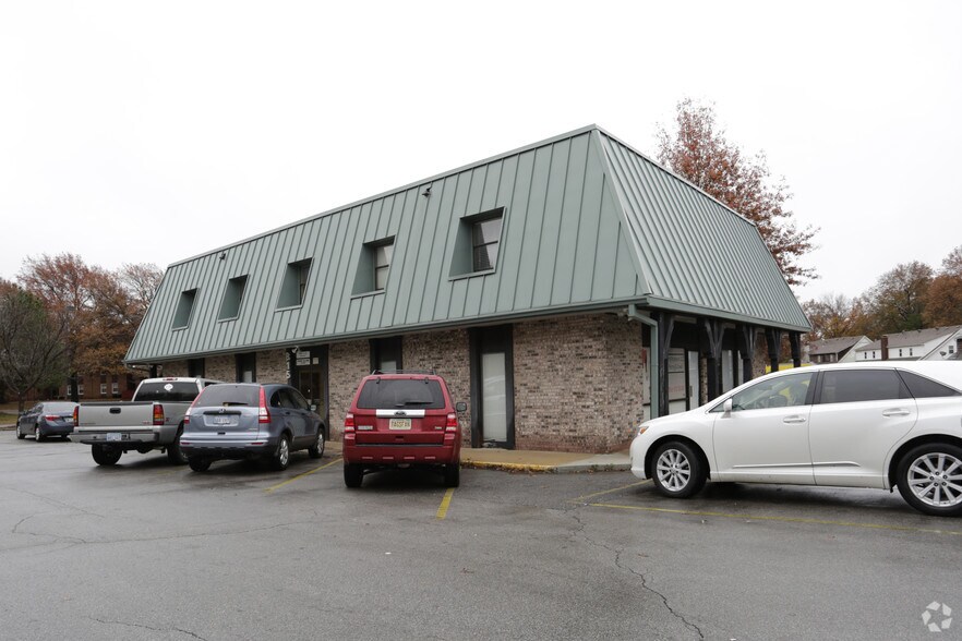 815 S Clairborne Rd, Olathe, KS for sale - Primary Photo - Image 1 of 1