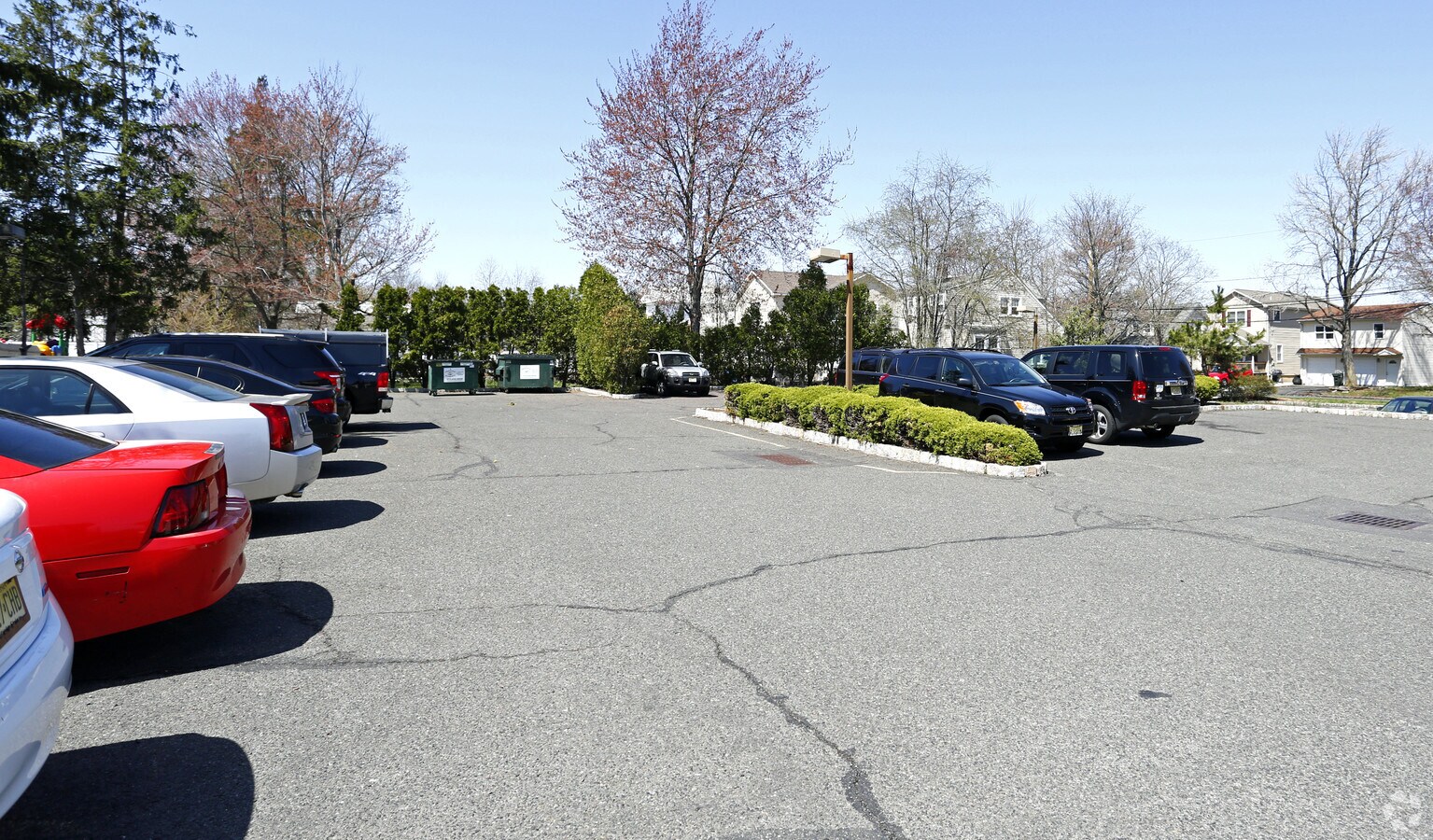 15 Brant Ave, Clark, NJ 07066