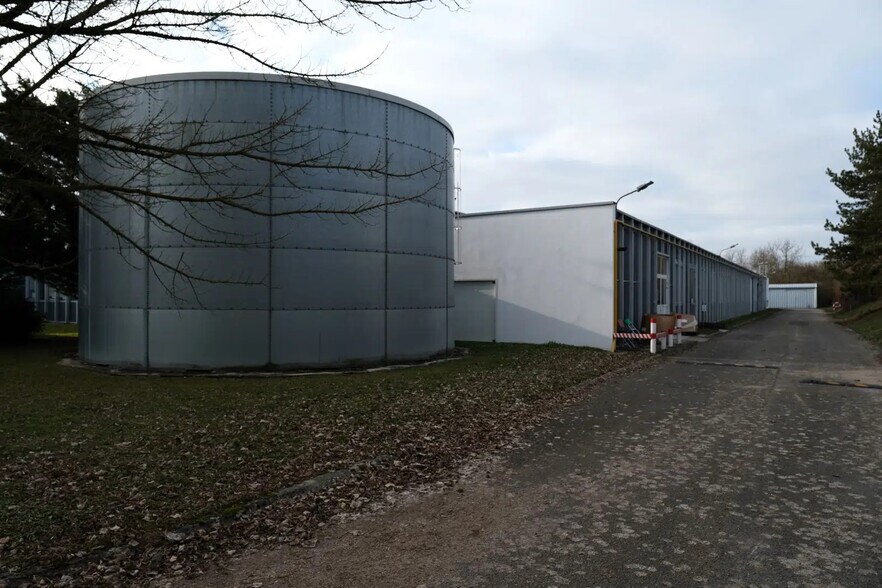 Flex in Saint-Martin-sur-le-Pré for sale - Building Photo - Image 2 of 7