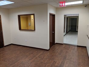 31-10 37th Ave, Long Island City, NY for lease Interior Photo- Image 1 of 8