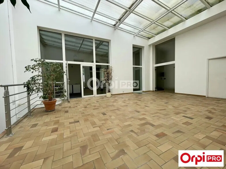 Office in Lille for sale - Interior Photo - Image 2 of 8