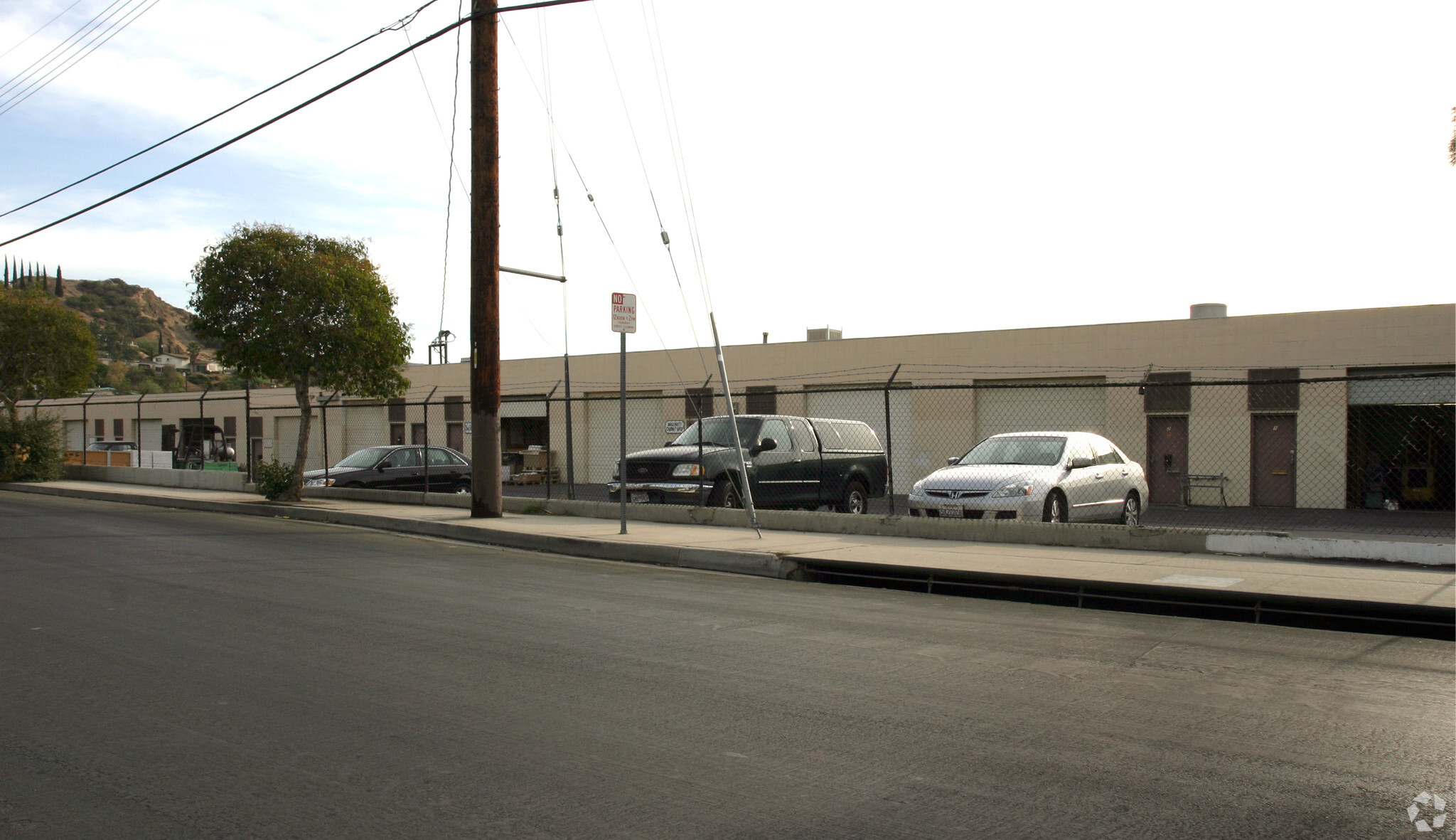 12770 Pierce St, Pacoima, CA for lease Primary Photo- Image 1 of 12